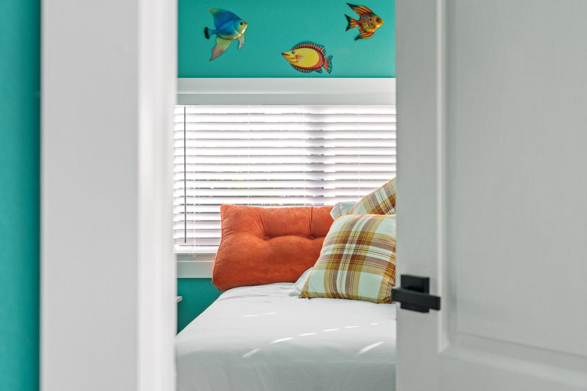 Above The Sea Apartment St. Petersburg Ngoại thất bức ảnh