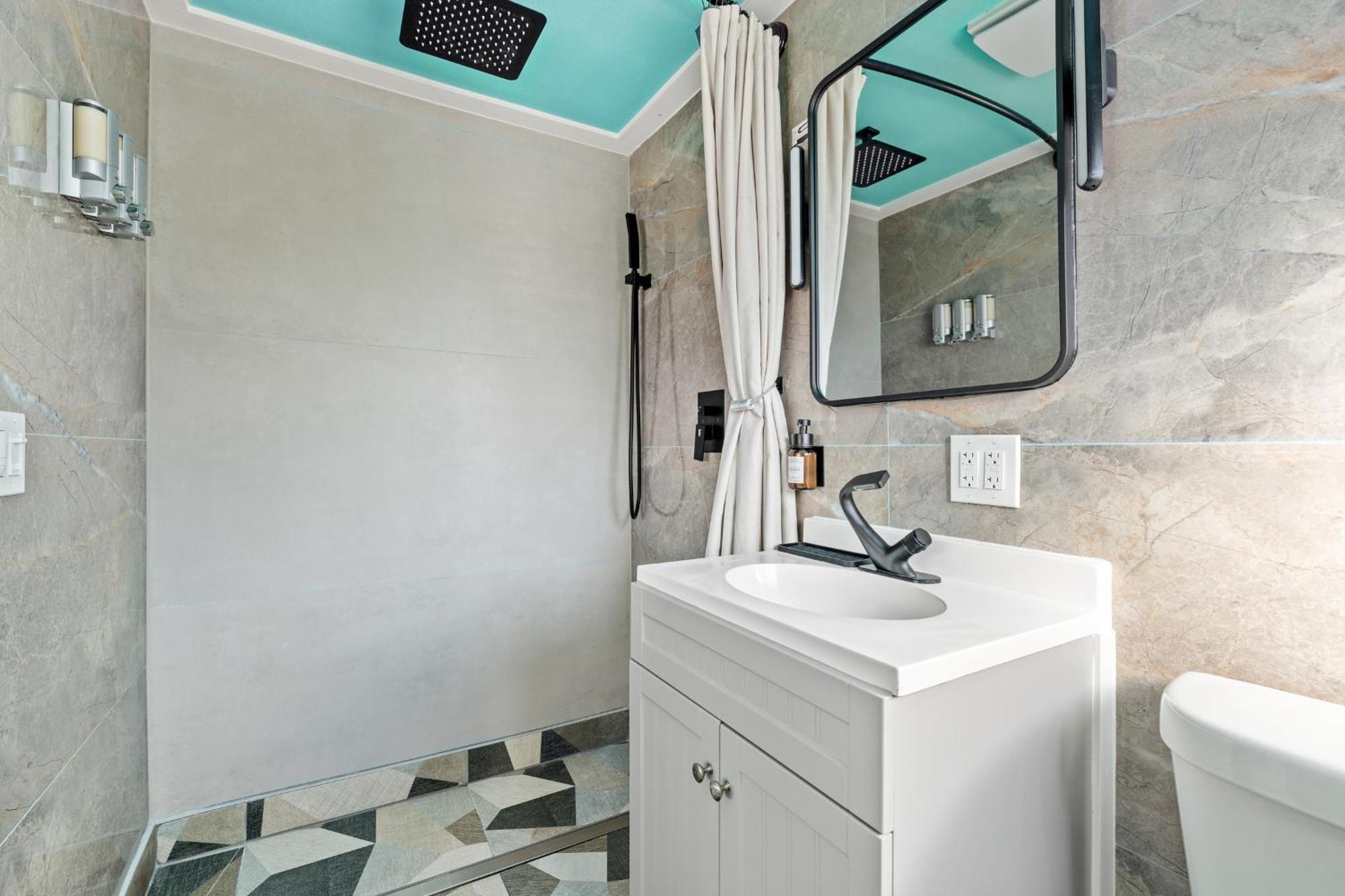 Above The Sea Apartment St. Petersburg Ngoại thất bức ảnh